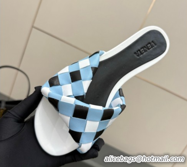 Good Quality Bottega Veneta Blink Flat Slides Sandals in Vichy Intrecciato Leather with Folded Detail Blue 0604038