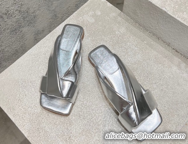 Stylish Bottega Veneta Riva Flat Slides Sandal in Shiny Calfskin with Twisted Strap Silver 0604050