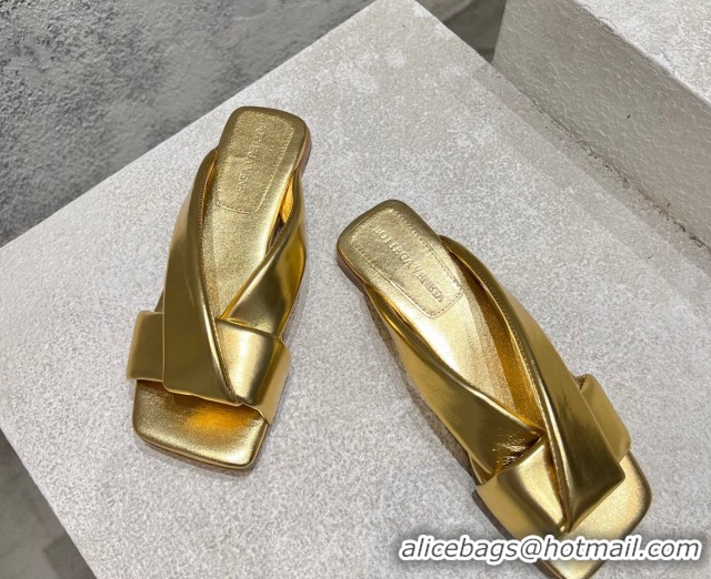Sophisticated Bottega Veneta Riva Flat Slides Sandal in Shiny Calfskin with Twisted Strap Gold 0604052