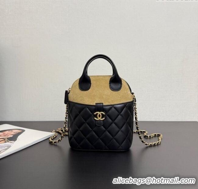 Top Quality Chanel Suede & Lambskin Clutch with Chain AP4742 Beige/Black 2025