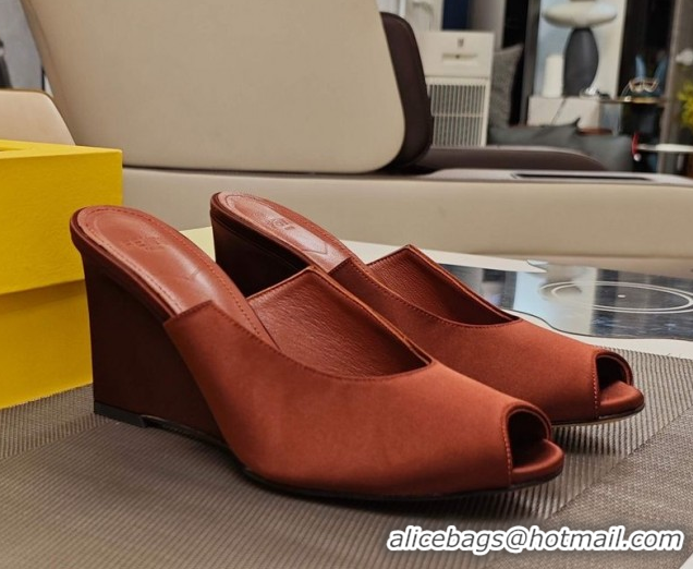 Pretty Style Fendi Arco Wedge Slides Sandal 8.5cm in Satin Gold-Tone Brown 0710054