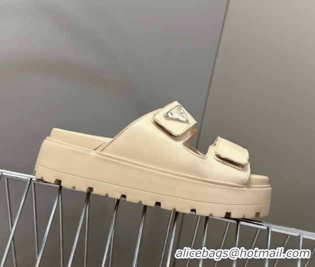 Pretty Style Prada Leather platform sandals 4.5cm Beige 0530011