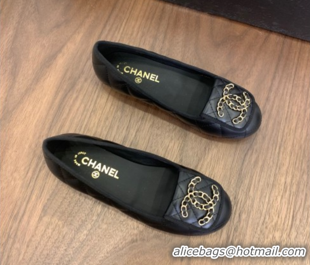 Chic Chanel Quilted Lambskin Loafers with Chain CC Foldover Black 2025 CH061023