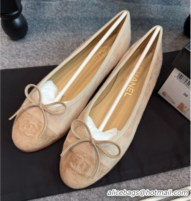 Top Design Chanel Suede Classic Ballerinas CHB070901 Beige
