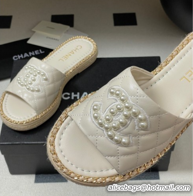 Unique Style Chanel Lambskin Flat Slides Sandal with Pearls and Chain White 2025 CH071501