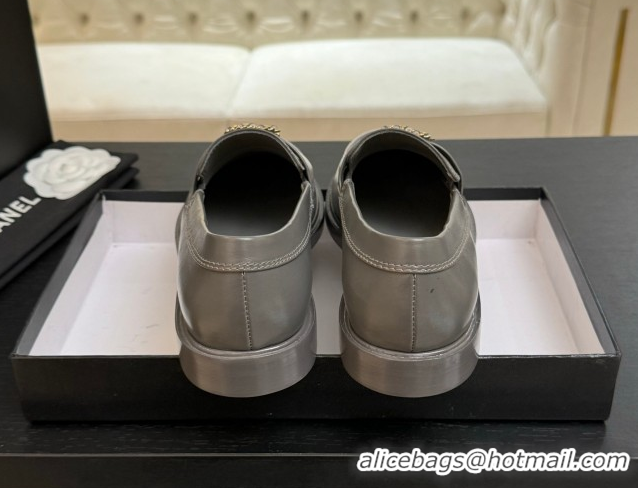Shop Duplicate Chanel Shiny Calfskin Loafers with Chain and Strass CC Grey 2025ss G37430