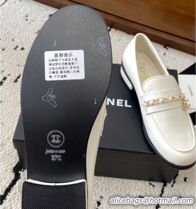 Luxury Chanel Shiny Lambskin Loafers with Chain and Strass White 2025 G46581