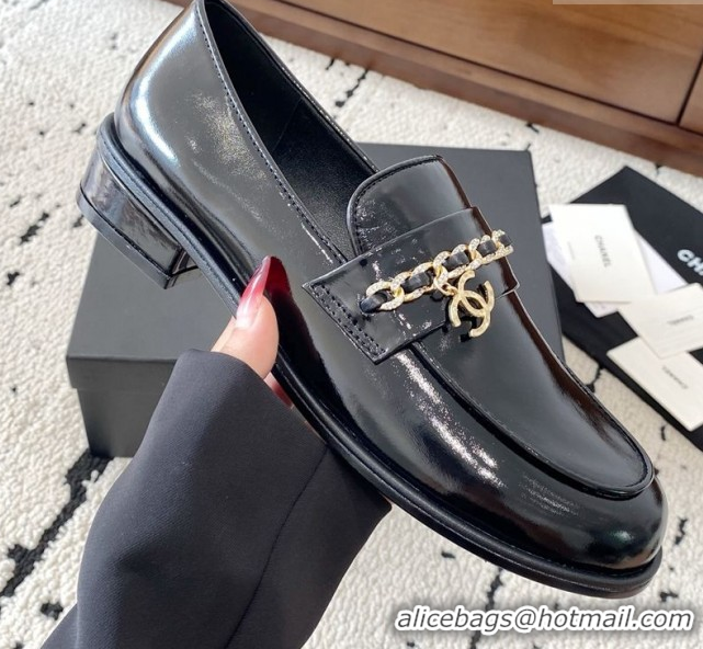 Popular Style Chanel Patent Calfskin Loafers with Chain and Strass Black Leather 2025 G46581