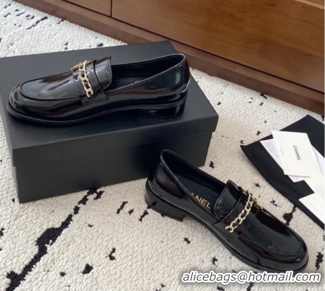 Popular Style Chanel Patent Calfskin Loafers with Chain and Strass Black Leather 2025 G46581