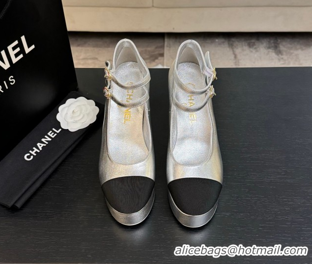 Shop Duplicate Chanel Laminated Leather & Grosgrain Platform Mary Janes Pumps 11cm with Double Buckle Silver 2025 G46433
