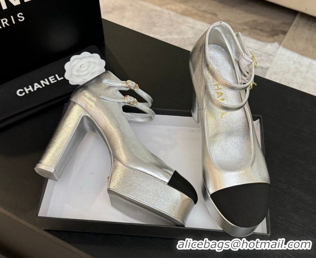 Shop Duplicate Chanel Laminated Leather & Grosgrain Platform Mary Janes Pumps 11cm with Double Buckle Silver 2025 G46433