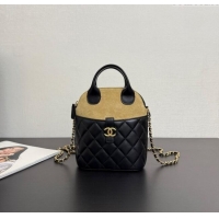 Top Quality Chanel Suede & Lambskin Clutch with Chain AP4742 Beige/Black 2025