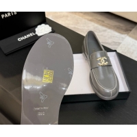 Shop Duplicate Chanel Shiny Calfskin Loafers with Chain and Strass CC Grey 2025ss G37430