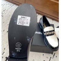 Top Design Chanel Patent Calfskin Loafers with Chain and Strass Black/White 2025 G46581