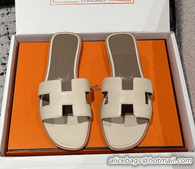 Good Looking Hermes Classic Oran Flat Slides Sandal in Shiny Calfskin Beige 0606129
