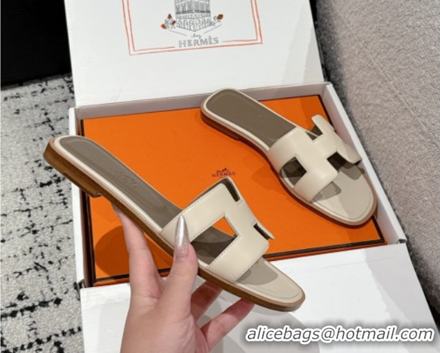 Good Looking Hermes Classic Oran Flat Slides Sandal in Shiny Calfskin Beige 0606129