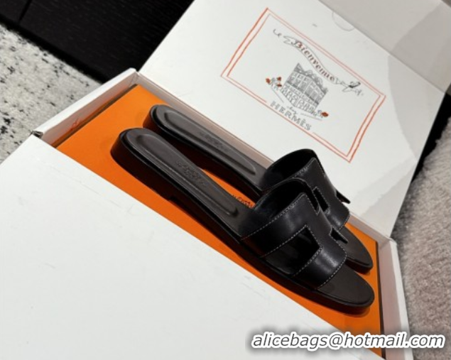 Sumptuous Hermes Classic Oran Flat Slides Sandal in Shiny Calfskin Black 0606131