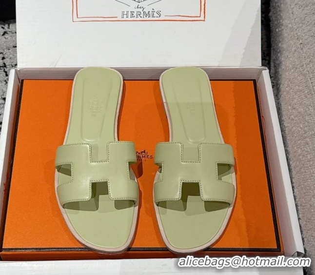 Top Grade Hermes Classic Oran Flat Slides Sandal in Shiny Calfskin Light Green 0606130