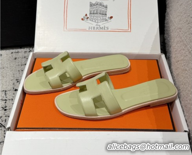 Top Grade Hermes Classic Oran Flat Slides Sandal in Shiny Calfskin Light Green 0606130