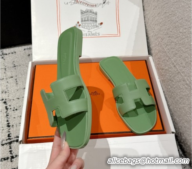 Lower Price Hermes Classic Oran Flat Slides Sandal in Shiny Calfskin Green 0606139