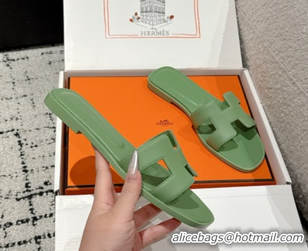 Lower Price Hermes Classic Oran Flat Slides Sandal in Shiny Calfskin Green 0606139