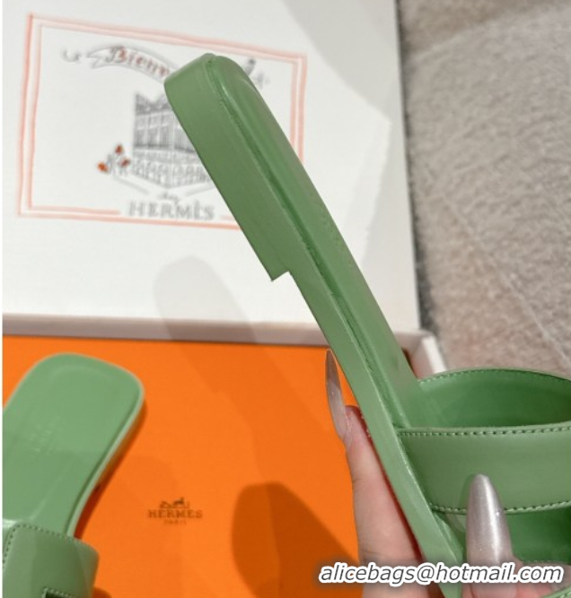 Lower Price Hermes Classic Oran Flat Slides Sandal in Shiny Calfskin Green 0606139