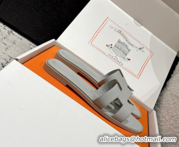 Purchase Hermes Classic Oran Flat Slides Sandal in Palm-Grained Leather Grey 0606148