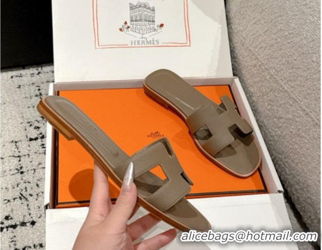 Stylish Hermes Classic Oran Flat Slides Sandal in Palm-Grained Leather Grey 0606154