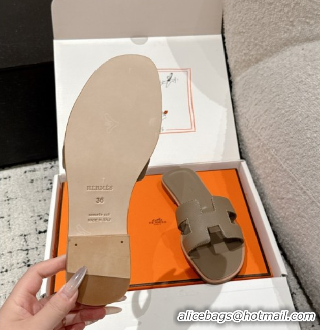 Stylish Hermes Classic Oran Flat Slides Sandal in Palm-Grained Leather Grey 0606154