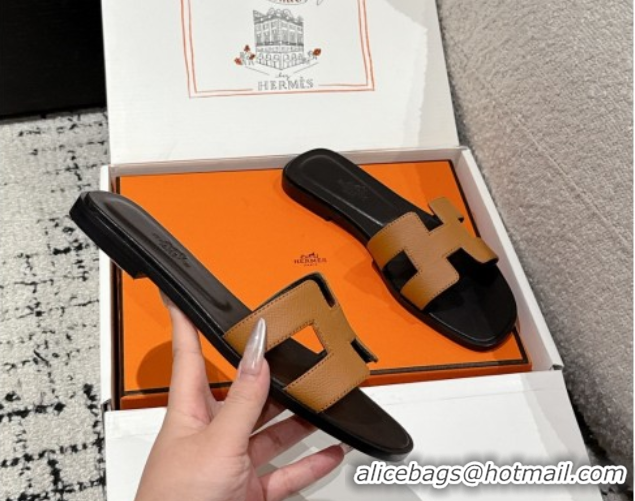 Good Product Hermes Classic Oran Flat Slides Sandal in Palm-Grained Leather Brown 0606160