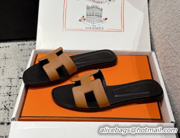Good Product Hermes Classic Oran Flat Slides Sandal in Palm-Grained Leather Brown 0606160