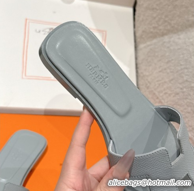 Sumptuous Hermes Classic Oran Flat Slides Sandal in Palm-Grained Leather Grey 0606147