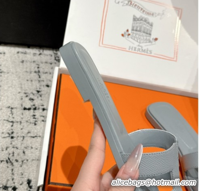 Sumptuous Hermes Classic Oran Flat Slides Sandal in Palm-Grained Leather Grey 0606147