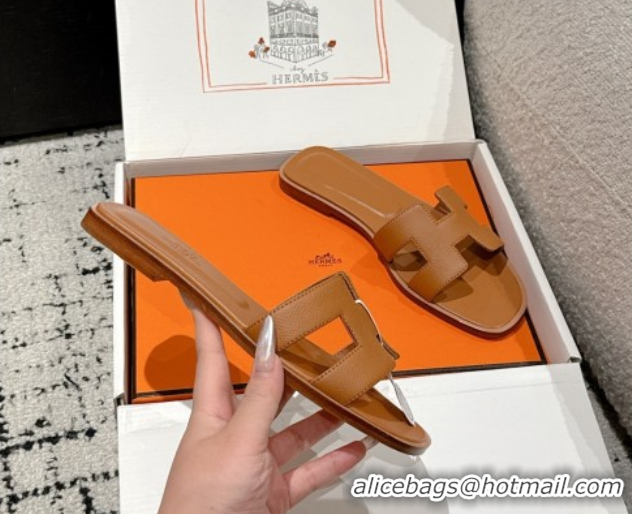 Stylish Hermes Classic Oran Flat Slides Sandal in Palm-Grained Leather Brown 0606151