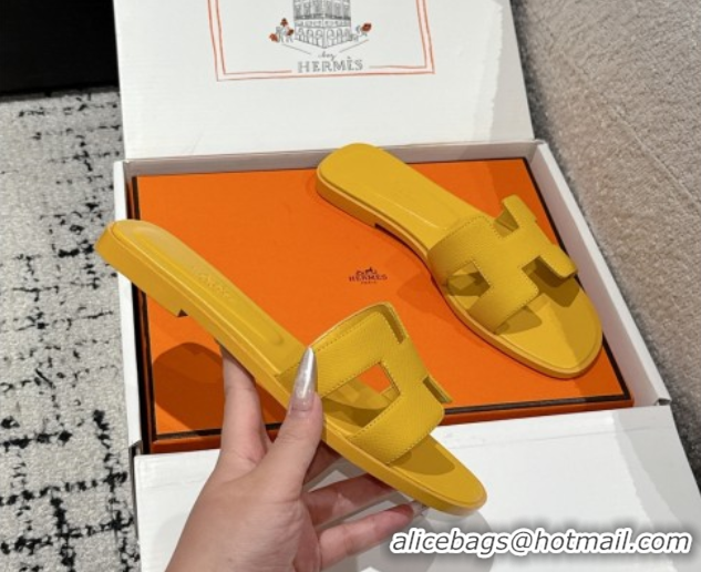 Perfect Hermes Classic Oran Flat Slides Sandal in Palm-Grained Leather Yellow 0606162