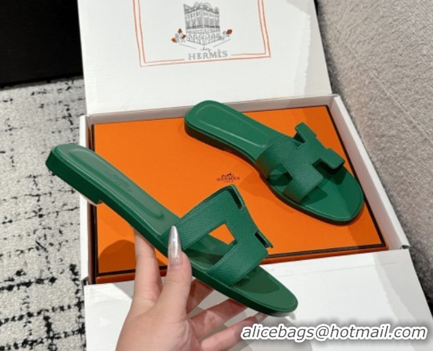 Good Looking Hermes Classic Oran Flat Slides Sandal in Palm-Grained Leather Green 0606163