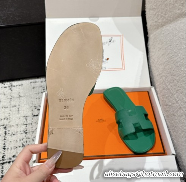 Good Looking Hermes Classic Oran Flat Slides Sandal in Palm-Grained Leather Green 0606163