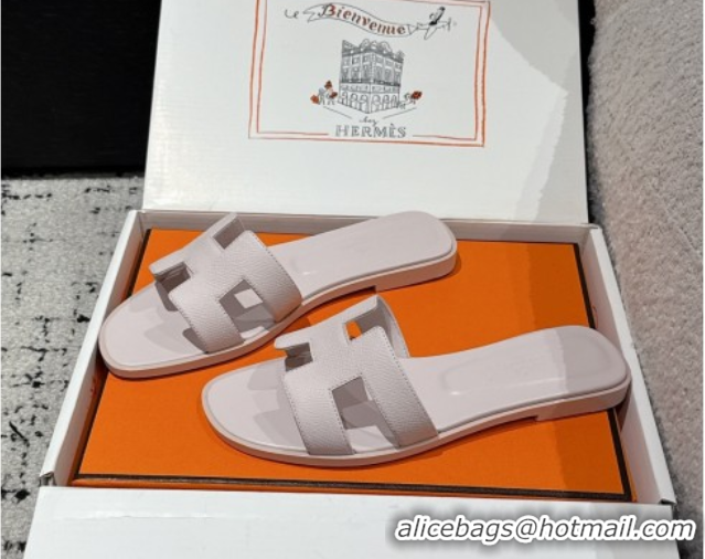 Luxurious Hermes Classic Oran Flat Slides Sandal in Palm-Grained Leather Powder Purple 0606170