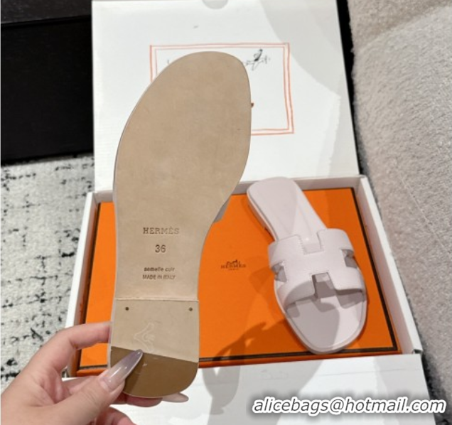 Luxurious Hermes Classic Oran Flat Slides Sandal in Palm-Grained Leather Powder Purple 0606170