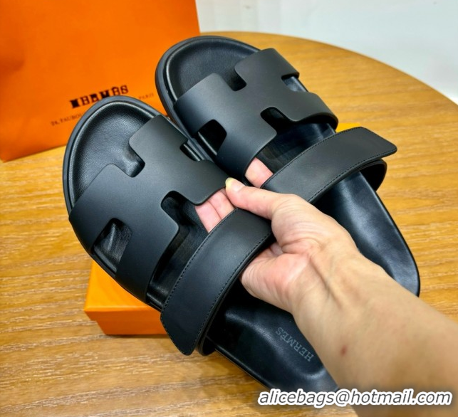 Luxurious Hermes Chypre Flat Sandals in Smooth Calfskin Black 061103
