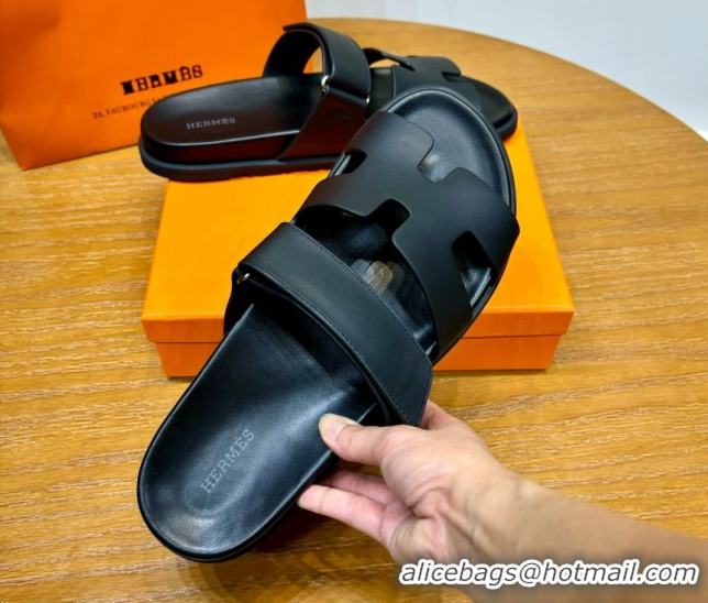 Luxurious Hermes Chypre Flat Sandals in Smooth Calfskin Black 061103