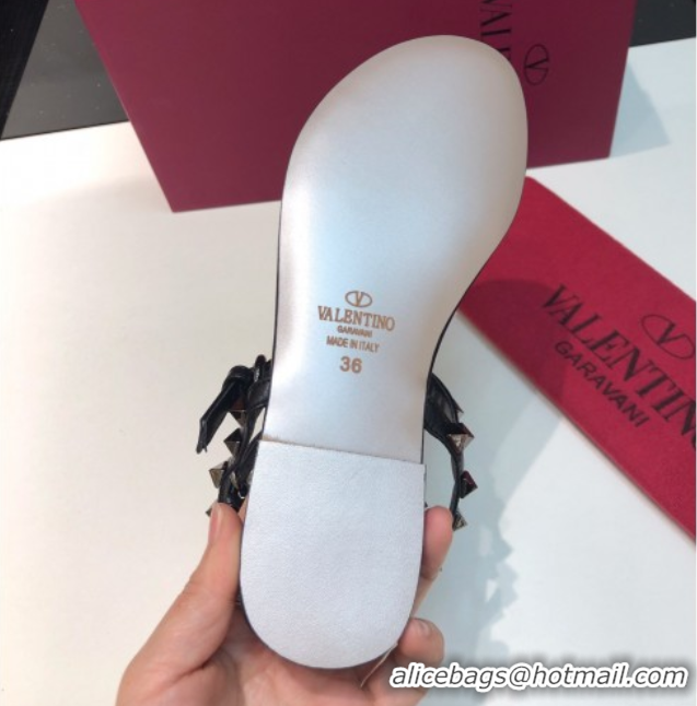 Duplicate Valentino Classic Rockstud Flat Thong Sandals in Calfskin Leather with Ankle Strap Nude Pink 0711072