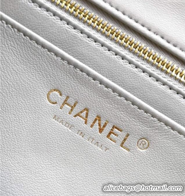 Top Quality Chanel Shiny Lambskin Leather Flap Bag with CC Chain AS5756 Light Grey 2025