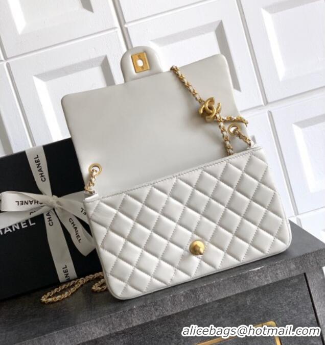 Top Quality Chanel Shiny Lambskin Leather Flap Bag with CC Chain AS5756 Light Grey 2025