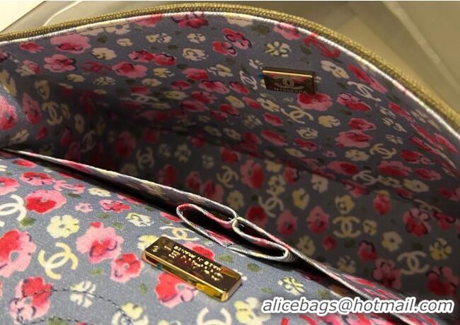Famous Brand Chanel Quilted Canvas Classic Medium Flap Bag with Charm A01112 Green 2025