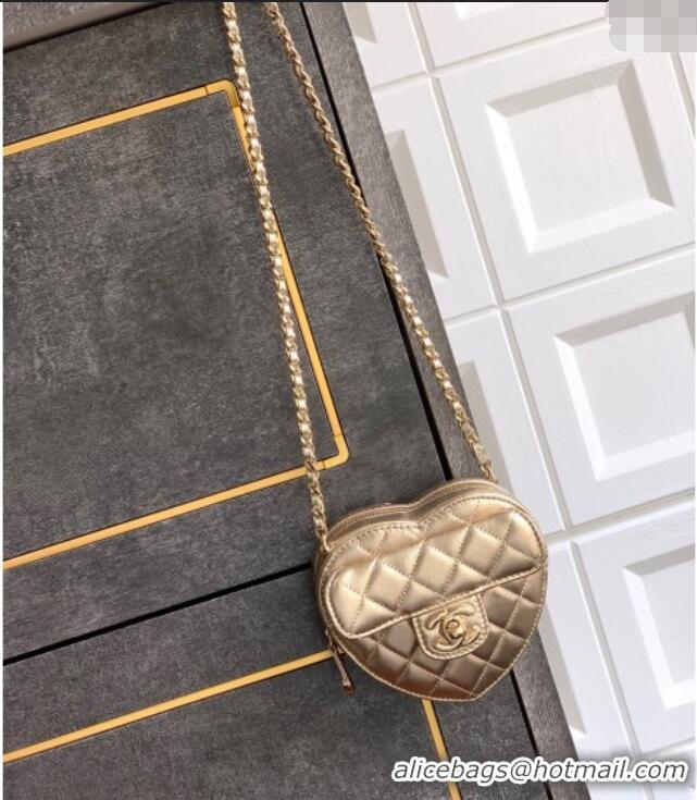 Top Grade Chanel Lambskin Heart Clutch with Chain AP2784 Gold 2025