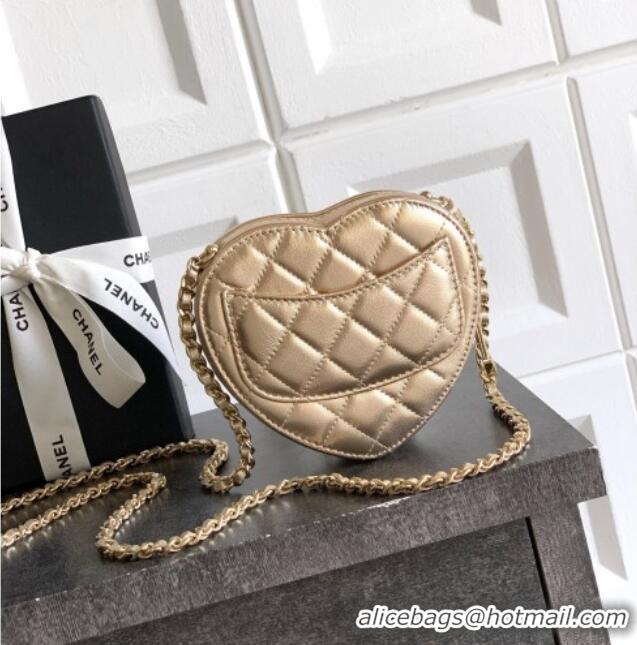 Top Grade Chanel Lambskin Heart Clutch with Chain AP2784 Gold 2025