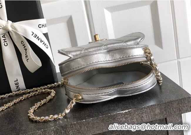 Best Price Chanel Lambskin Heart Clutch with Chain AP2784 Silver 2025