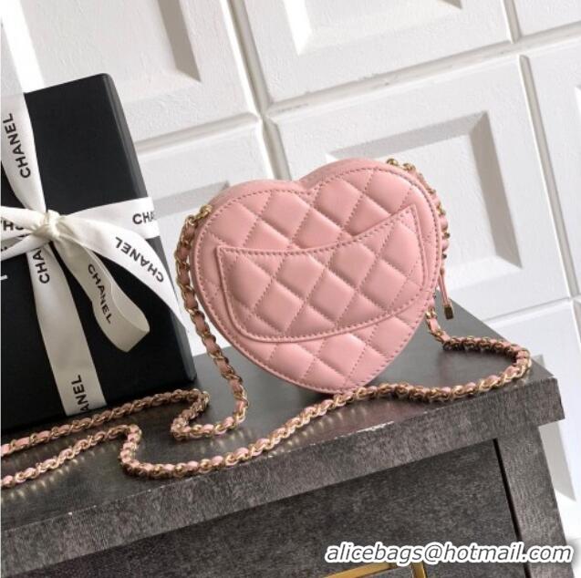 Traditional Specials Chanel Lambskin Heart Clutch with Chain AP2784 Light Pink 2025