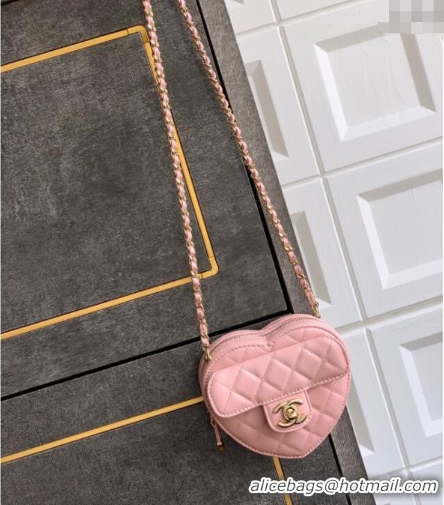 Traditional Specials Chanel Lambskin Heart Clutch with Chain AP2784 Light Pink 2025